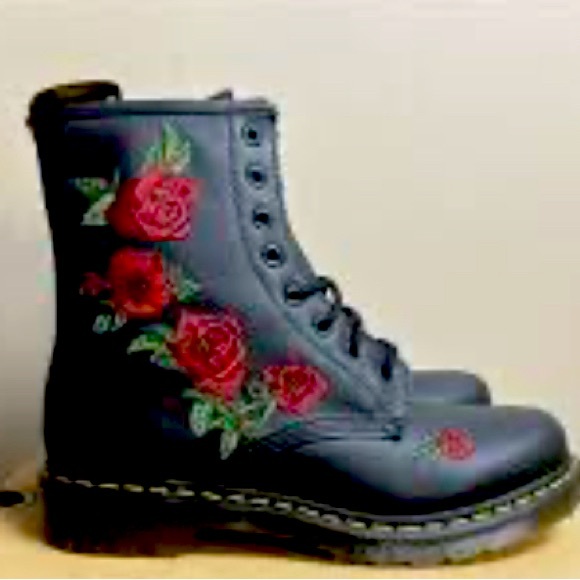 Doc Martens embroidered rose combat boots - Picture 1 of 1